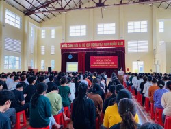 Trường Trung cấp dân tộc nội trú Nghệ An tổ chức ngoại khóa cho học sinh về sức khỏe sinh sản vị thành niên