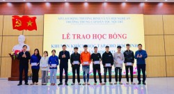 Trường Trung cấp Dân tộc nội trú Nghệ An tổ chức Lễ trao học bổng khuyến khích học tập cho học sinh học kỳ II năm học 2023 - 2024