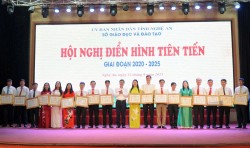 87 tập thể và cá nhân điển hình tiên tiến ngành Giáo dục và Đào tạo giai đoạn 2020 -2025 được tuyên dương